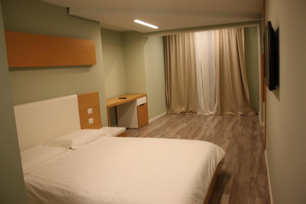Hotel Bologna Vlorë Chambre photo